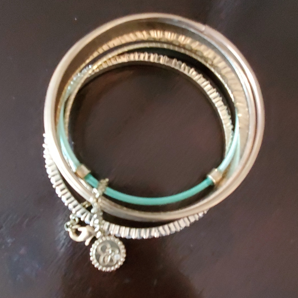 Jessica Simpson Green Bracelet